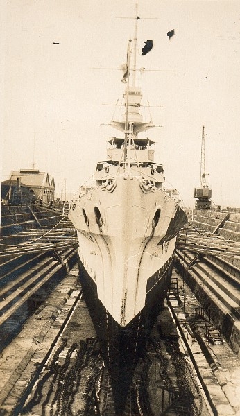 Dunedin in dock, Auckland, NZ Sept 1928
